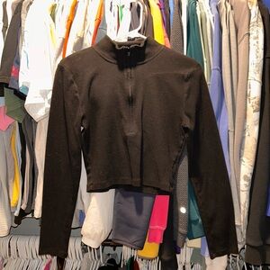 Women's Aritzia Cropped Quarter Zip